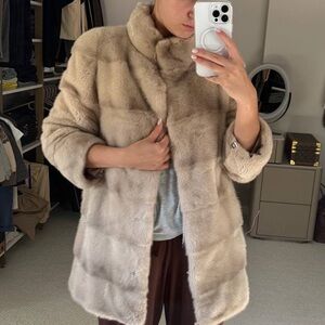 Elegant Cream Mink Fur Coat